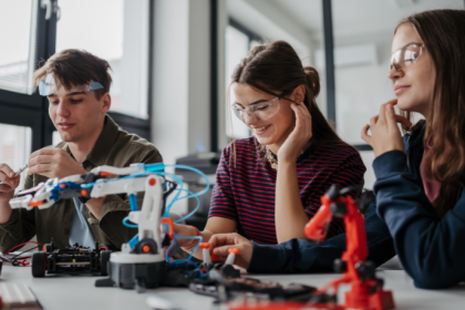 Gustavo Morceli analisa como projetos de robótica educacional deixam de ser iniciativas isoladas e passam a integrar a estratégia institucional de ensino.